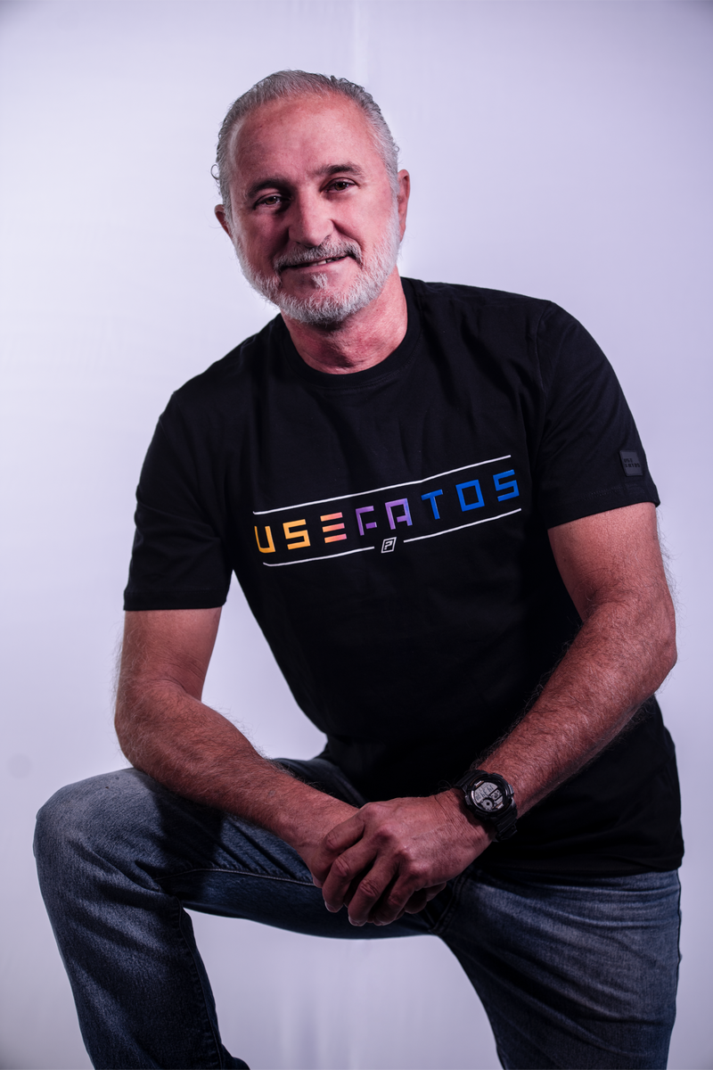 Camiseta Usefatos - MODELO6