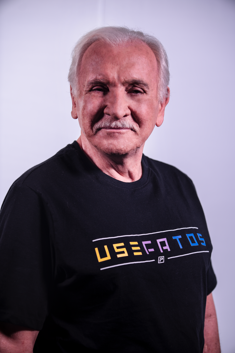 Camiseta Usefatos - MODELO6